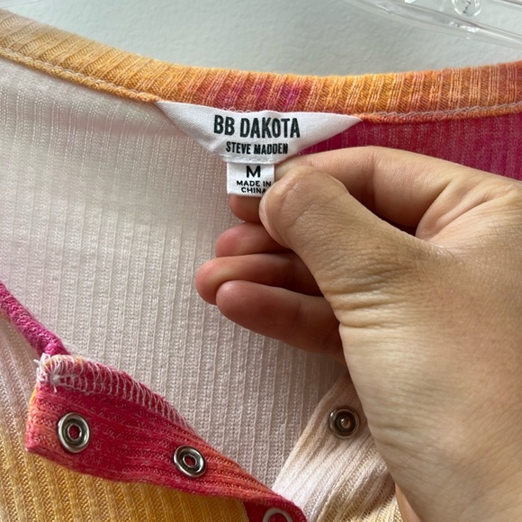 BB Dakota by Steve Madden Gold and Pink Long Sleeve Crop Polo Shirt - Picture 3 of 3